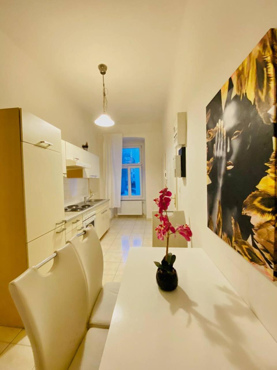 Family Apartment Th8 8 Wien Eksteriør bilde